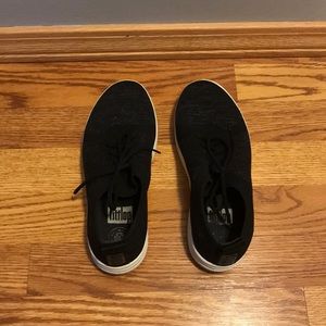 black fitflop sneakers
